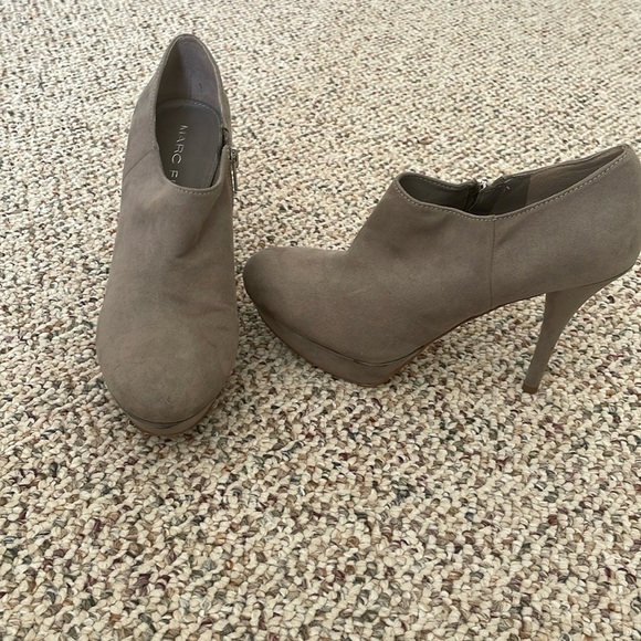 Marc Fisher 4” Heeled Gray Suede Booties. Size 8 - Picture 1 of 6